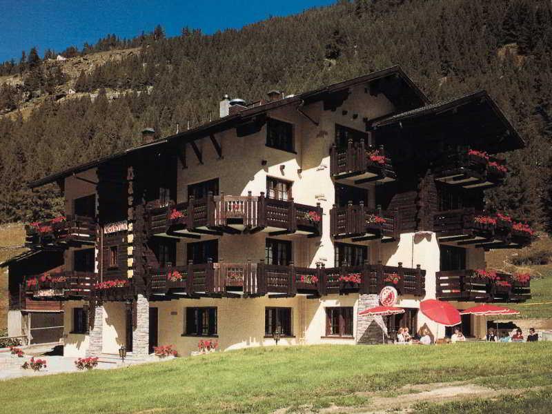 Hotel Baergsunnu Saas-Grund Eksteriør billede